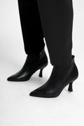 Martina Nap Boots - black